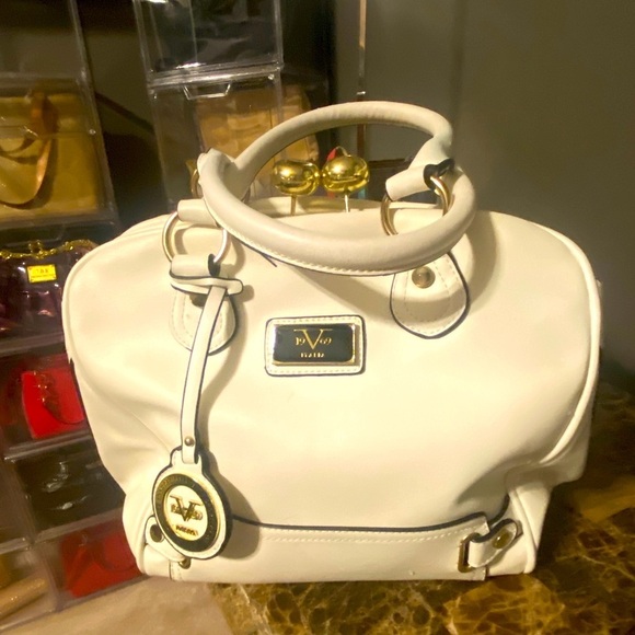 Versace Handbags - VERSACE 19V69 White Cambridge Kiss Lock Satchel Handbag, Vintage. EUC